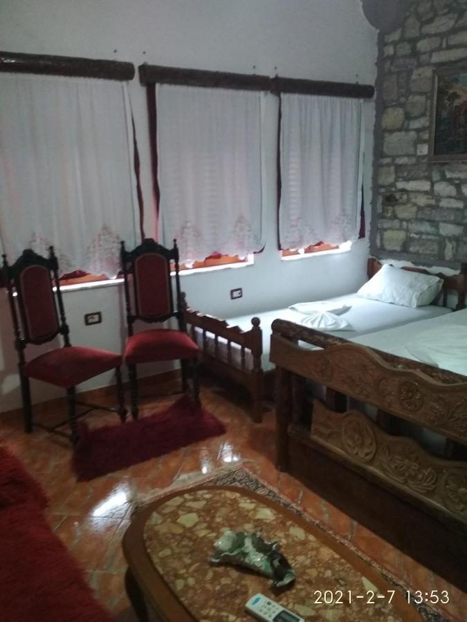 Karafil Guesthouse Гірокастра Екстер'єр фото