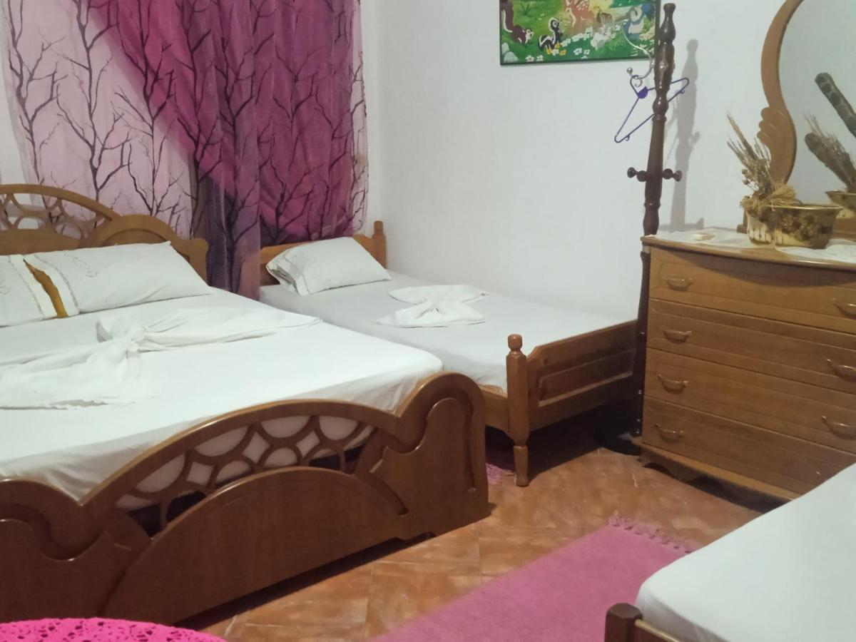 Karafil Guesthouse Гірокастра Екстер'єр фото