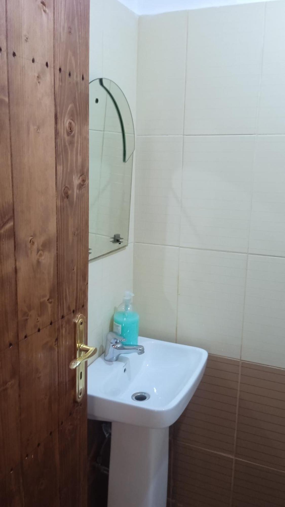 Karafil Guesthouse Гірокастра Екстер'єр фото