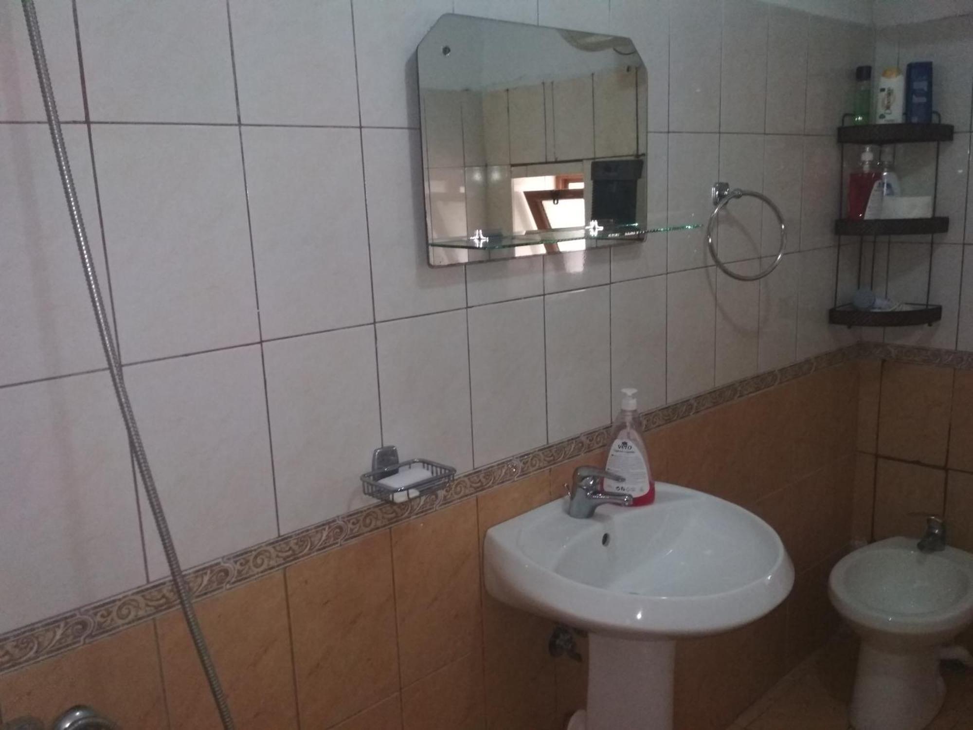 Karafil Guesthouse Гірокастра Екстер'єр фото