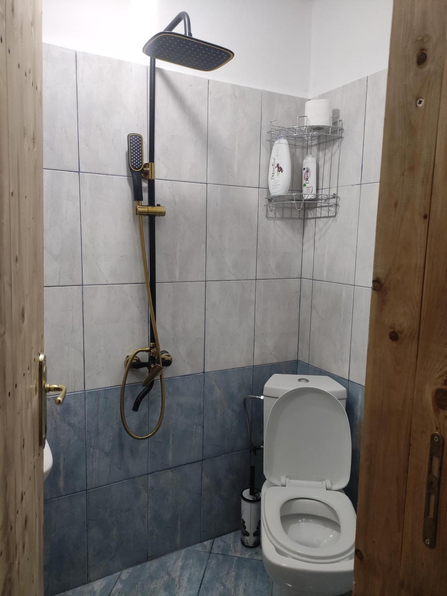 Karafil Guesthouse Гірокастра Екстер'єр фото